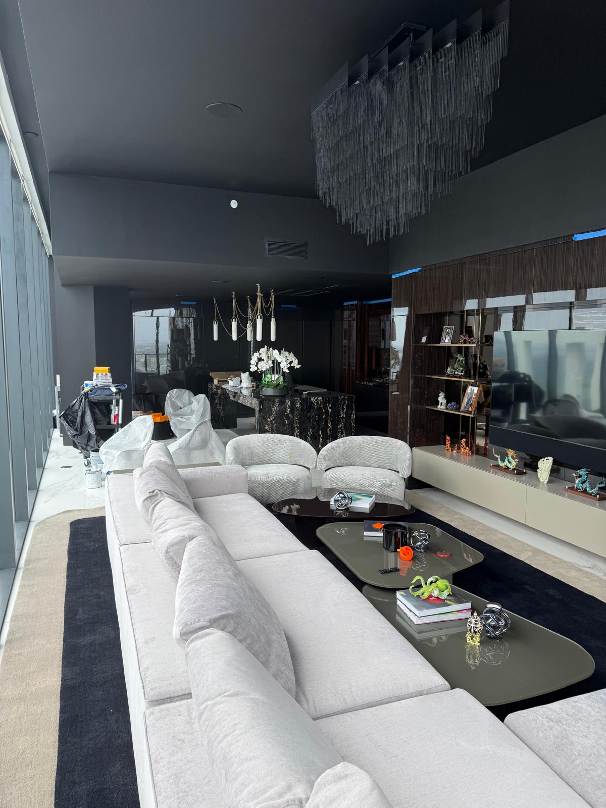 1000 Museum Tower — dining and entertainment area